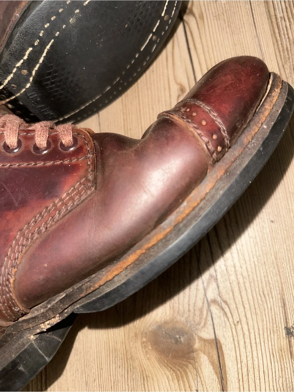 Men's Burgundy Leather Lace-Up Boots